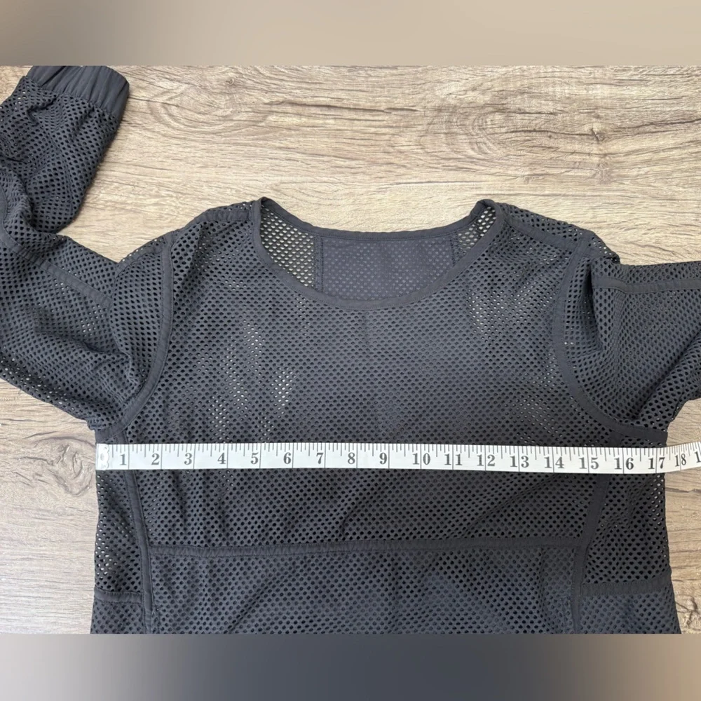 Lululemon Black Mesh Long Sleeve Pullover Kangaroo Pocket Athleisure Yoga Size s